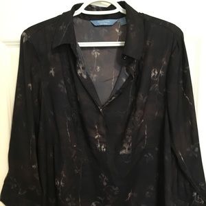 Multi color ladies blouse. Size L